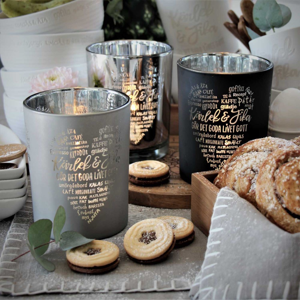 Ljuslykta Kärlek & Fika från Majas lyktor säljs till förmån för Barncancerfonden